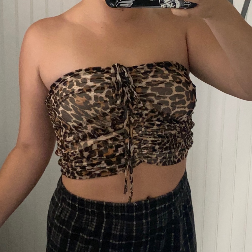 Urban outfitters cinched cheetah crop top - Picture 1 of 2